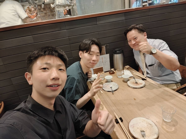 研究室からは織部くんと長谷川の参加でした。料理も和食だったので，日本を堪能してもらえたでしょうか。