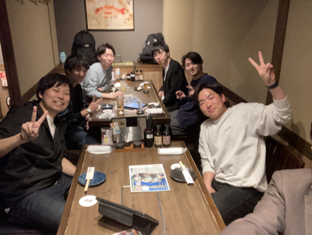 2次会は「満天」に移動しました。勢いで全員参加となりました。