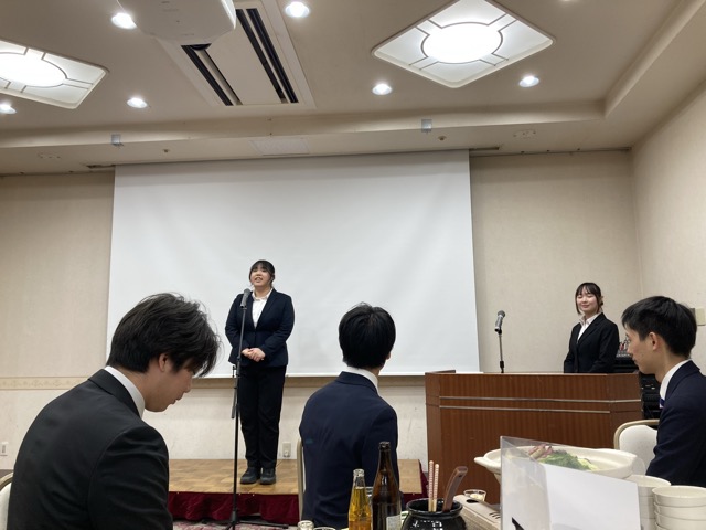夜は卒業祝賀会が開催されました。今年は松江アーバンホテルでした。